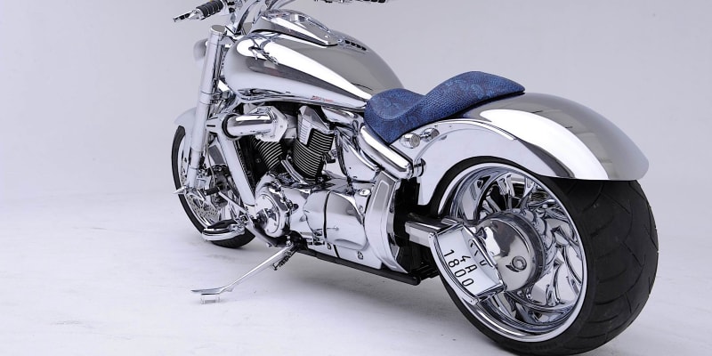 Celochromovaný motocykl zvaný Chromajzl vznikl v roce 2010, kdy prošel všemi motocyklovými časopisy a rovněž byl představen v Autosalonu televize Prima se spoustou svých unikátních řešení.