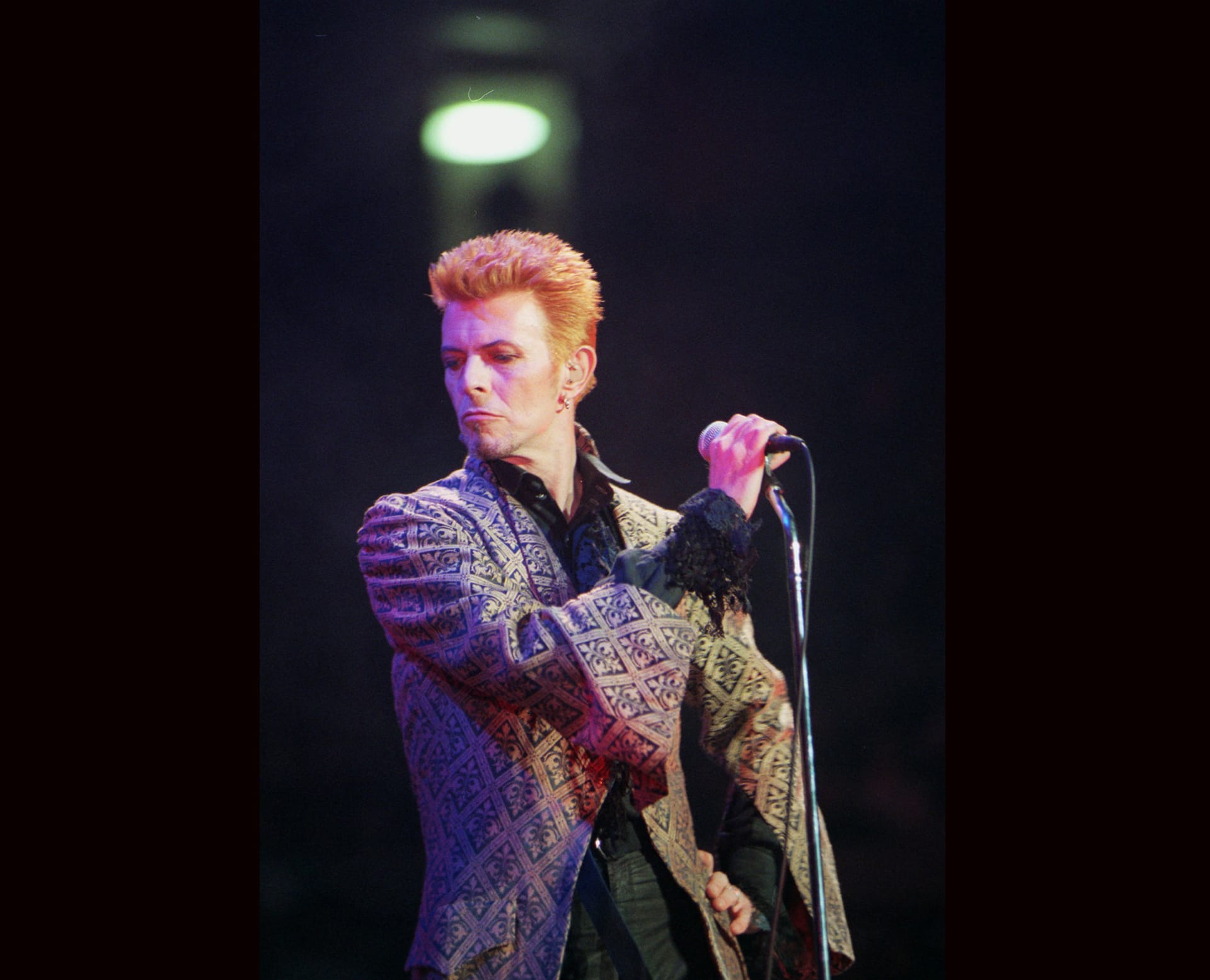 David Bowie v roce 1997