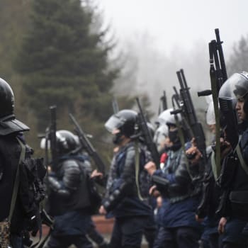 Bezpečnostní složky Kazachstánu mají povoleno střílet do demonstrantů.