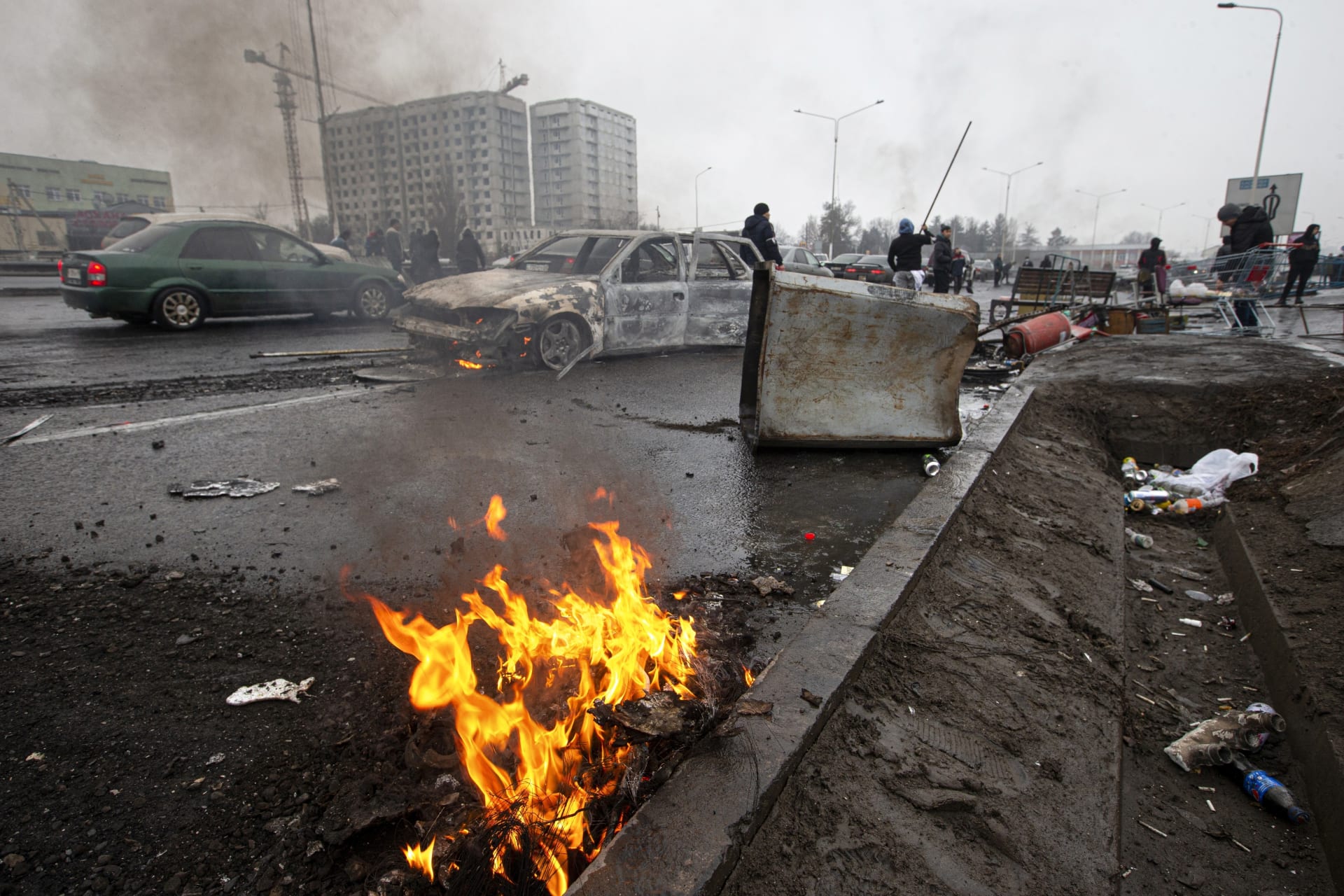 Kazašské demonstrace si podle úřadů vyžádaly už 164 obětí.