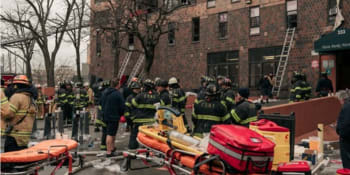 Tragédie v New Yorku. Při požáru bytu zemřelo 19 lidí včetně devíti dětí