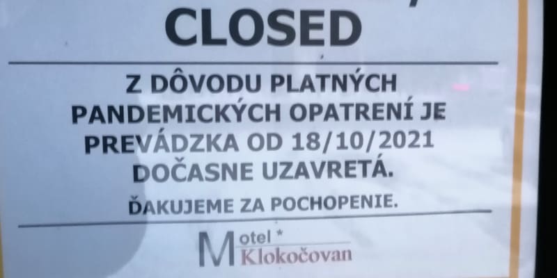 Restaurace Klokočovan ve slovenském Klokočově zůstává zavřená, i když očkovaní už od 3. ledna mohou do restaurací. V Klokočově ale snad všichni štamgasti patří k odpíračům vakcíny.