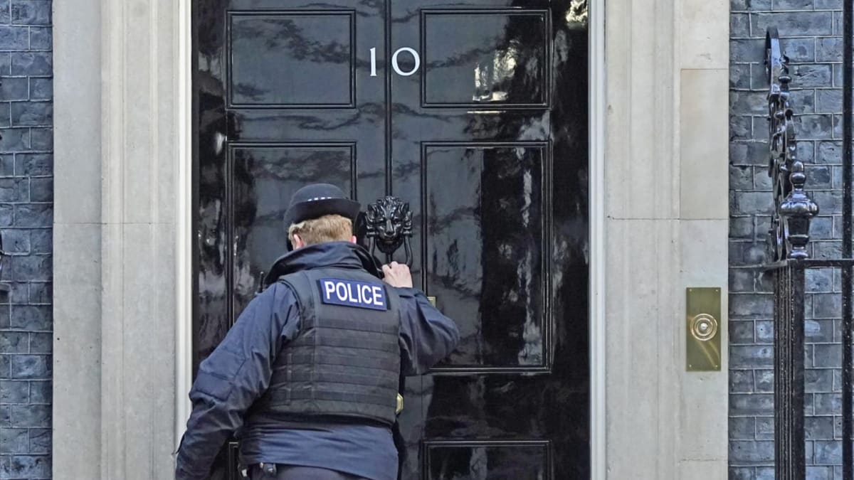 Policie řeší skandál čísla deset – v sídle britského premiéra Borise Johnsona.
