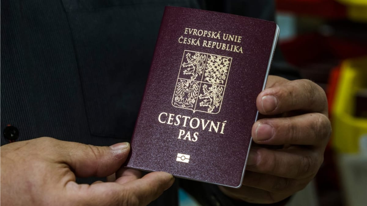 Systém na vydávání cestovních pasů měl výpadek.