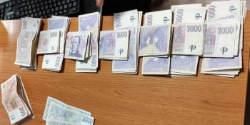 Bankomat na Rychnovsku vychrlil téměř 150 tisíc korun. Nálezce se zachoval poctivě