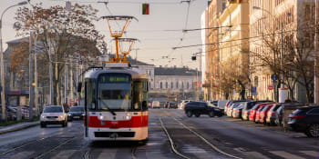 Covid kosí městskou dopravu v Česku. Podnikům chybí řidiči, ruší se řada linek