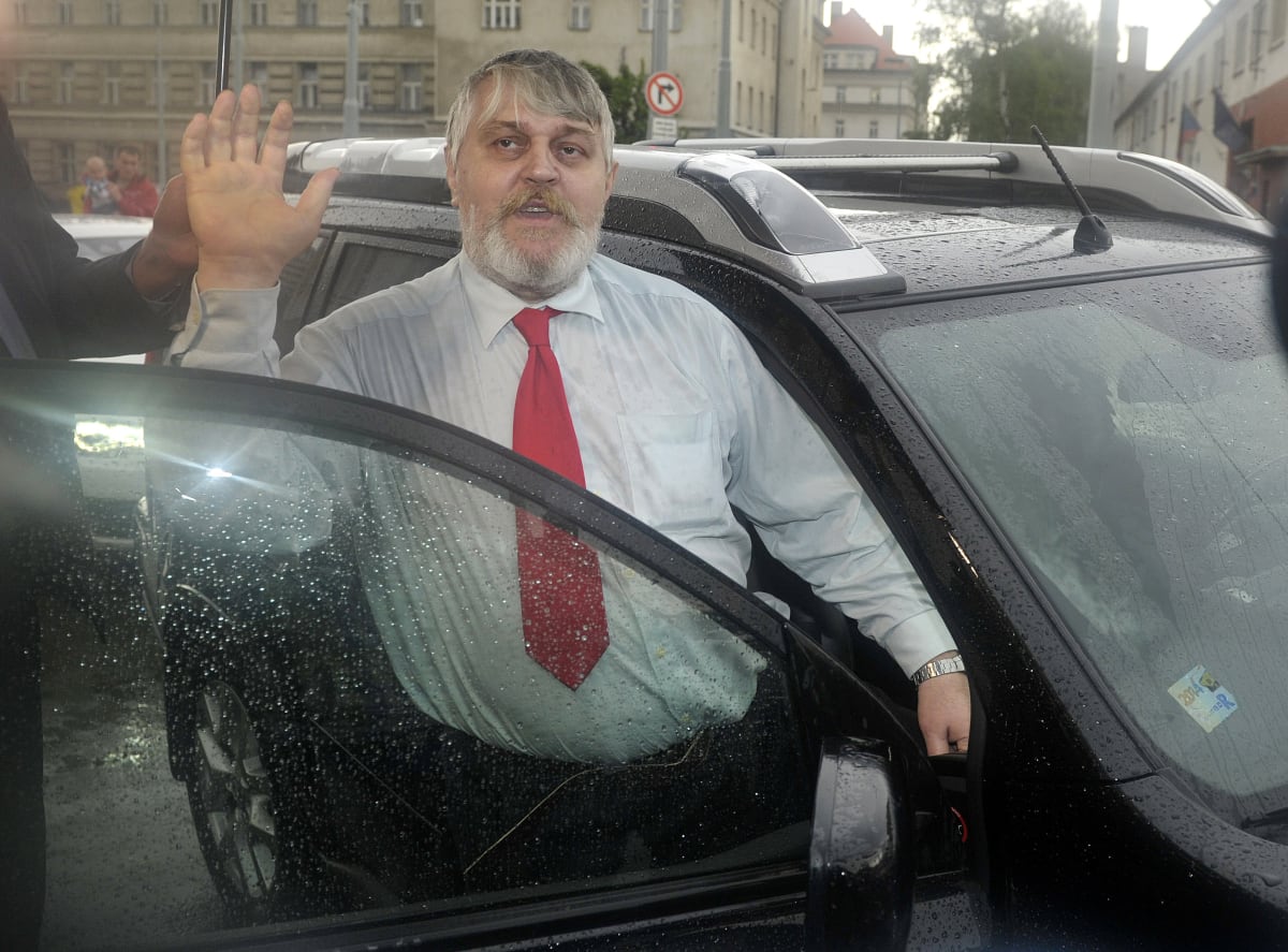 Na svobodu se Ivan Jonák dostal 28. dubna 2014. Z tohoto dne je tento snímek.