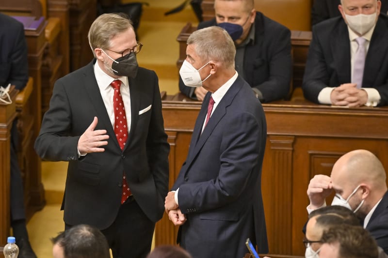 Petr Fiala a Andrej Babiš během hlasování o důvěře vládě