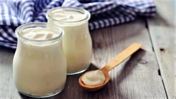 Jogurt bílý, řecký nebo skyr? Jak se vyznat v jogurtech a na co si dát pozor
