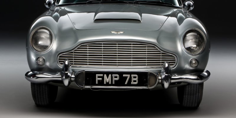 Aston Martin DB5 z bondovky Goldfinger z roku 1964