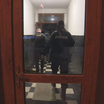 K neštěstí v pražské Koněvově ulici policisté vyjížděli v úterý kolem 19. hodiny.