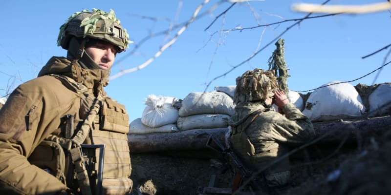 Ukrajinští vojáci na frontě