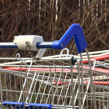 Češi ročně odcizí tisíce nákupních vozíků.