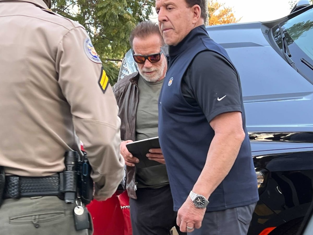 Arnold Schwarzenegger měl v pátek odpoledne autonehodu.