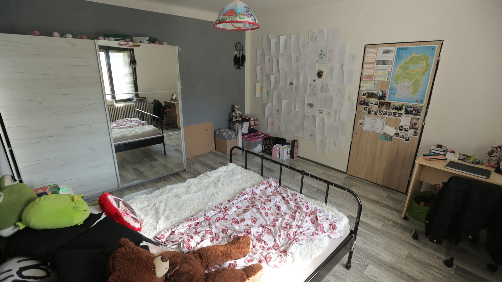 Jak se staví sen: původní stav dětského pokoje pro Lucku 