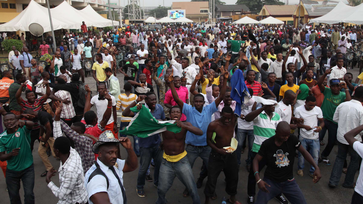 Nejméně šest fanoušků zemřelo při tlačenici u stadionu v Africe. (ilustrační snímek)