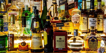 Akce „Suchej únor“ připraví prodejce alkoholu o 730 milionů korun, odhaduje ekonom