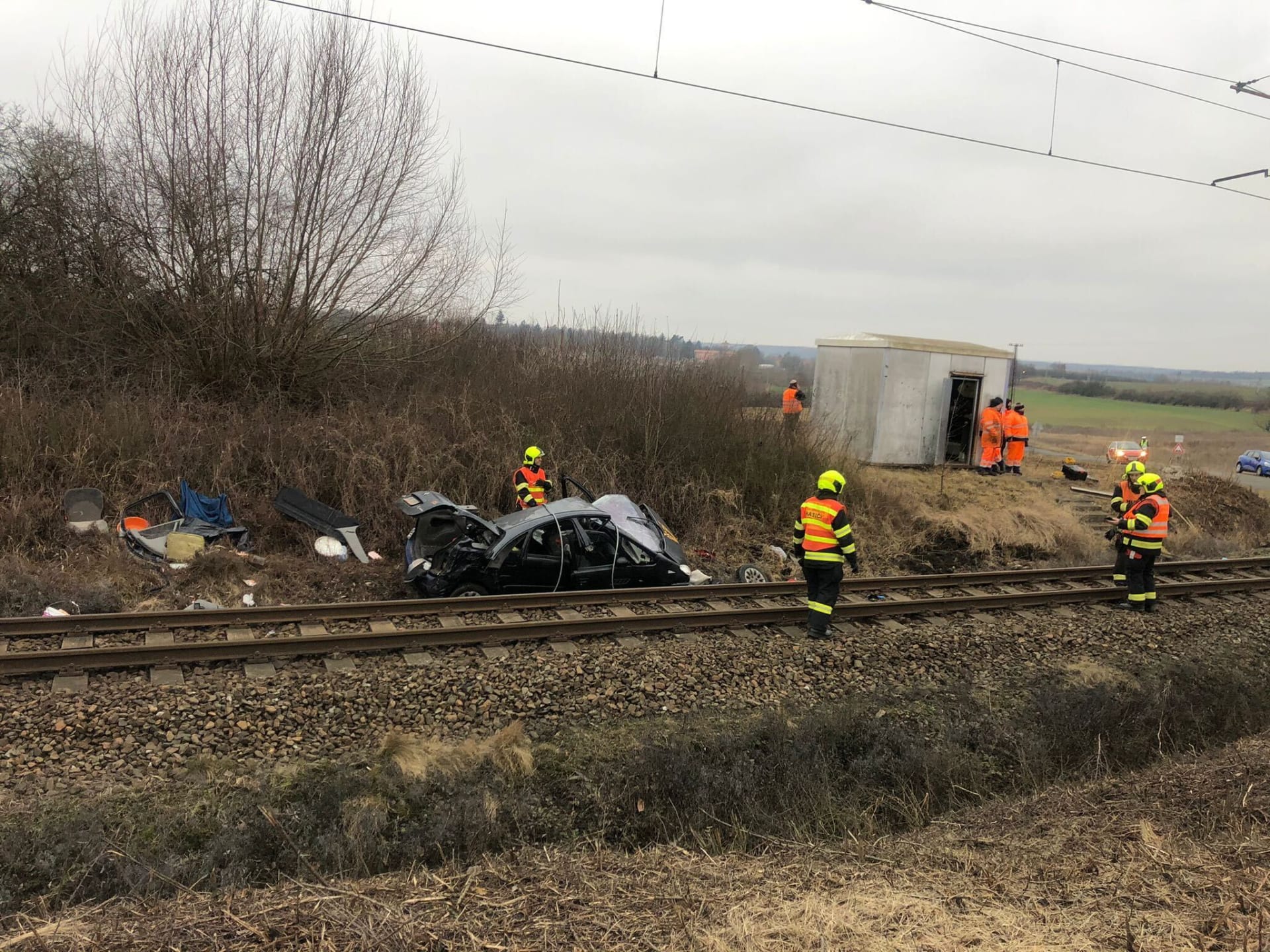 Nehoda auta s vlakem u Chlumčan na Plzeňsku.