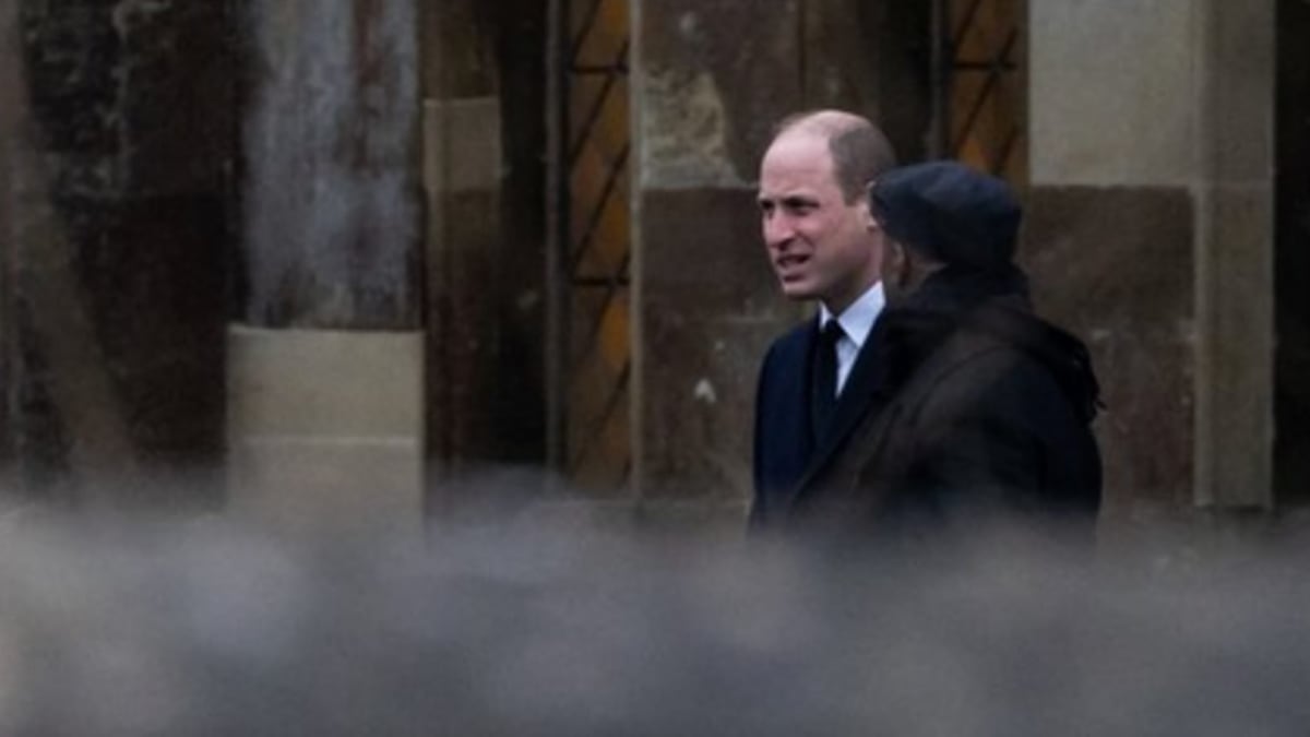 Princ William na pohřbu své učitelky Claire Tomlinsonové.