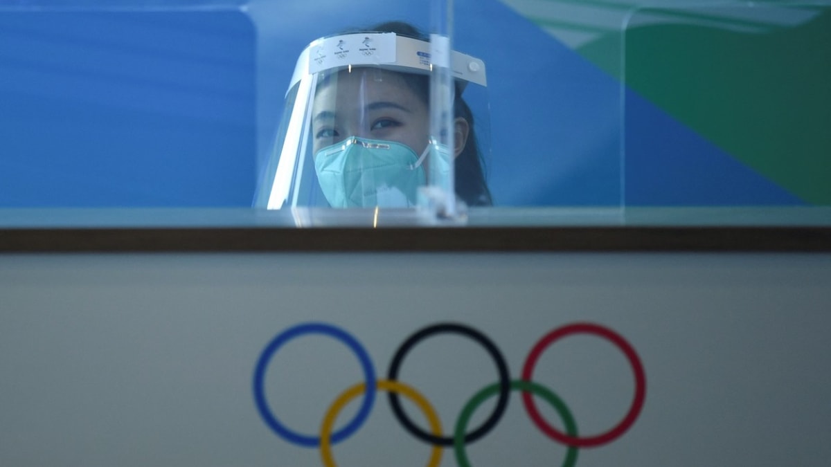 Téma COVID-19 bude olympijské hry v Pekingu chtě nechtě pronásledovat od začátku do samotného konce.