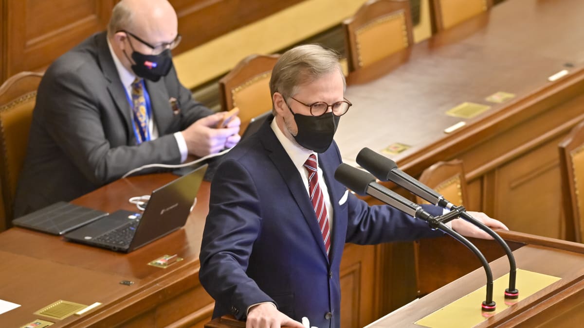 Premiér Petr Fiala ve Sněmovně
