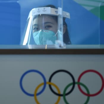 Téma COVID-19 bude olympijské hry v Pekingu chtě nechtě pronásledovat od začátku do samotného konce.