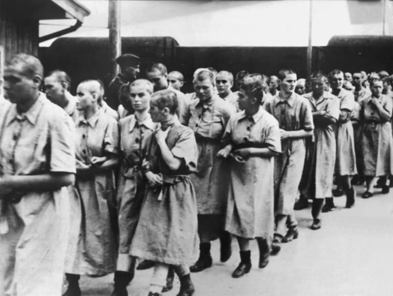 Snímky z koncentračního a vyhlazovacího tábora Osvětim-Březinky