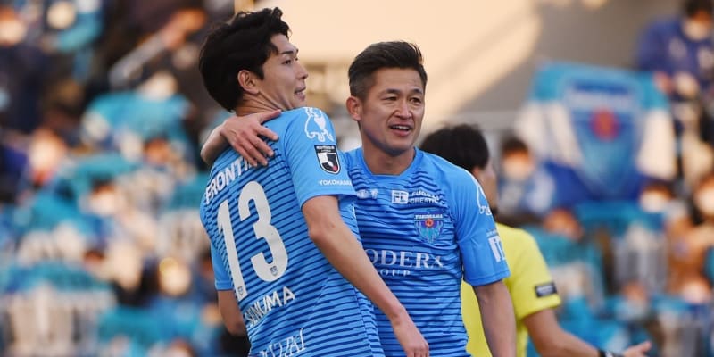Kazujoši Miura debutoval v profesionálním fotbale v roce 1986. A stále nekončí.
