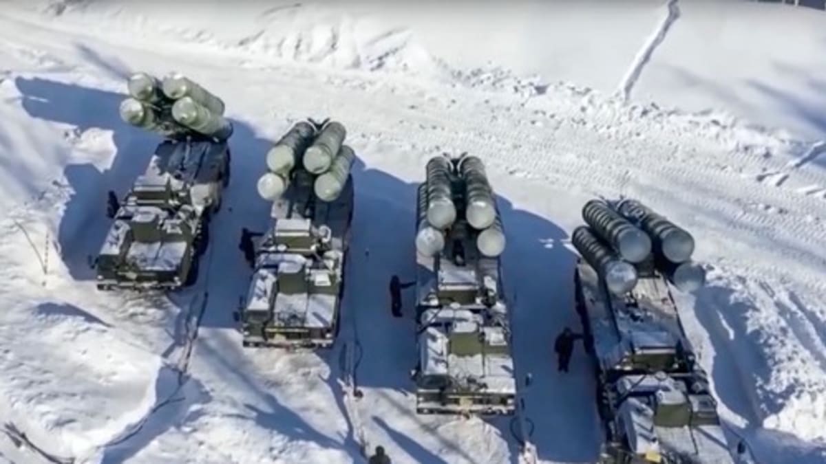 Ruské protiletadlové systémy S-400 na vojenském cvičení ve Sverdlovském regionu
