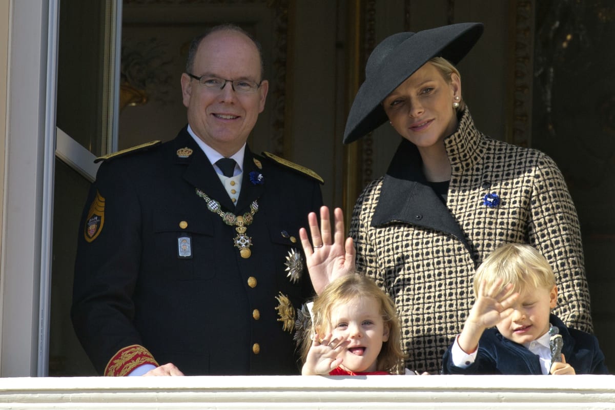 Princ Albert se v roce 2011 oženil s bývalou profesionální plavkyní Charlene.