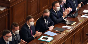 Poslanci schválili návrh rozpočtu Fialova kabinetu. I přes Zemanovu kritiku