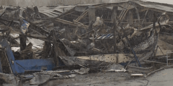 Závažná zjištění v Boleslavi: Ničivý požár mohl být úmysl, svědek viděl utíkat podezřelé