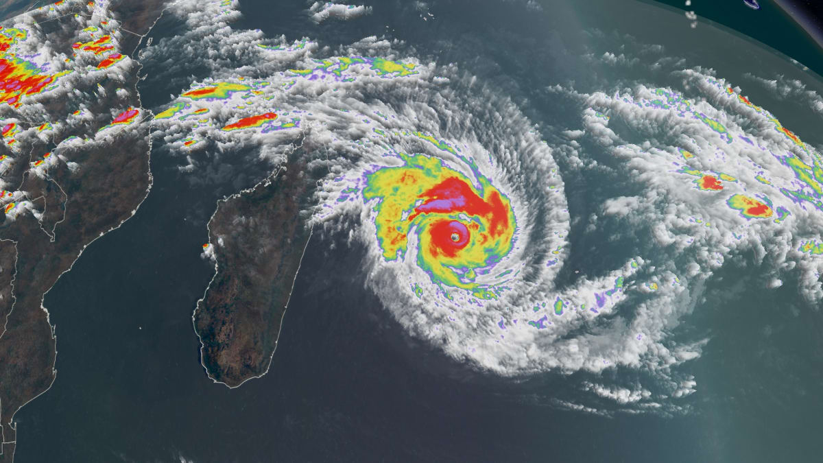 Silný tropický cyklon zasáhl oblíbený cíl českých turistů, ostrov Mauricius. 