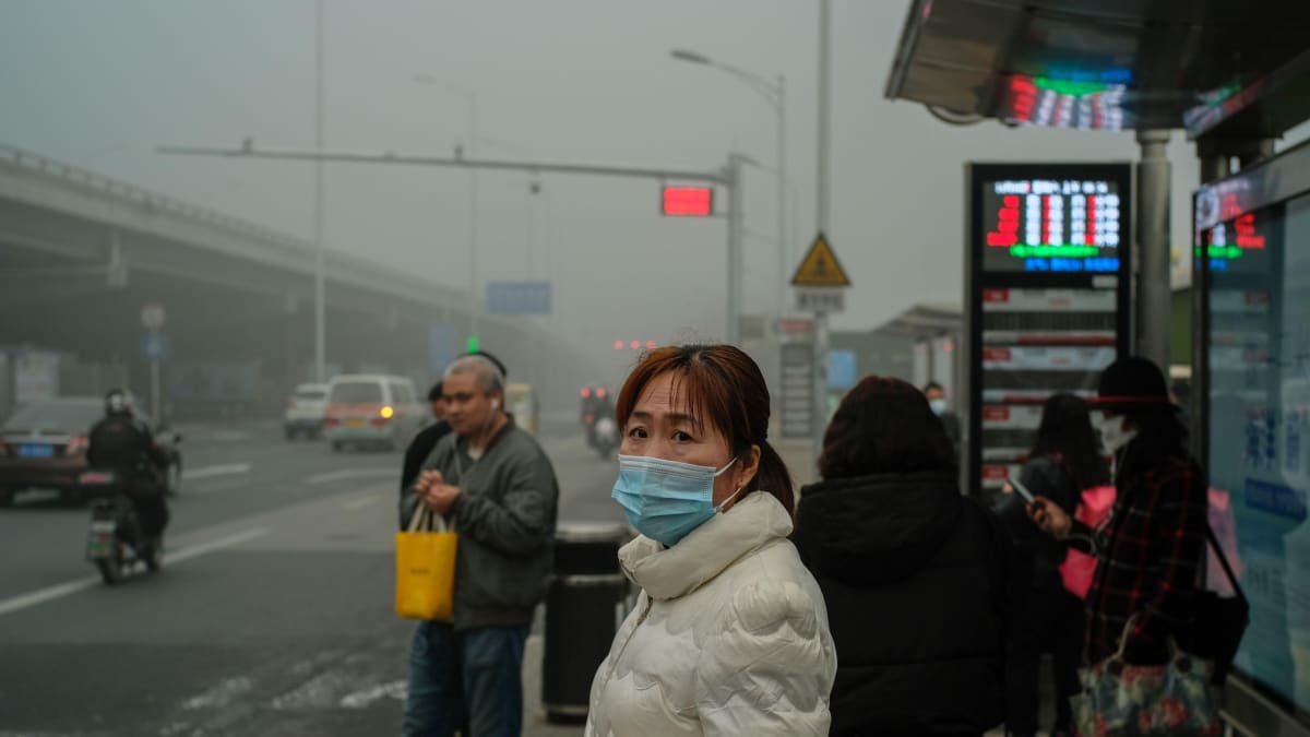 Šílený smog je každodenní pekingskou realitou.