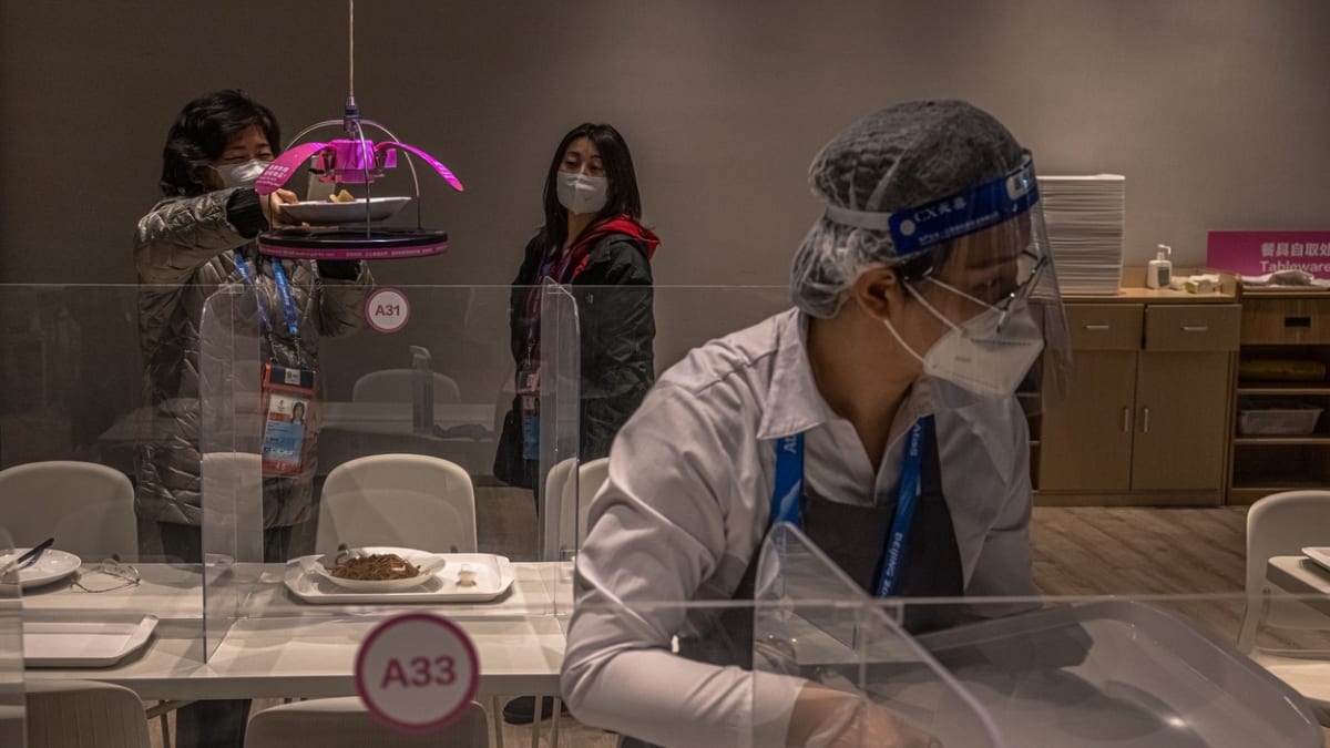 Jídlo sportovcům budou v Pekingu servírovat roboti.