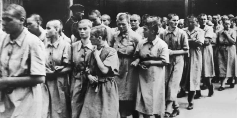 Snímky z koncentračního a vyhlazovacího tábora Osvětim-Březinky