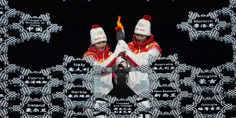 Zapálení olympijského ohně proběhlo netradičně.