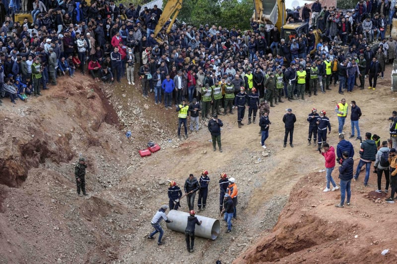 Záchranu Rajána ze studny v Maroku sledovali miliony lidí.