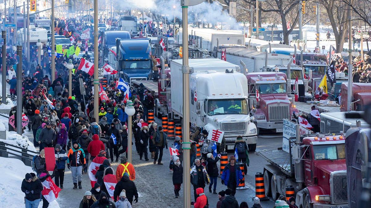Protesty v Kanadě proti covidovým opatřením sílí
