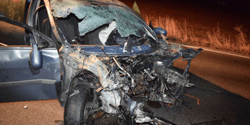 Při srážce dvou aut na jihu Slovenska zahynuli tři lidé.
