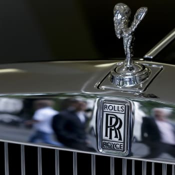 Rolls-Royce a jeho ikonická soška