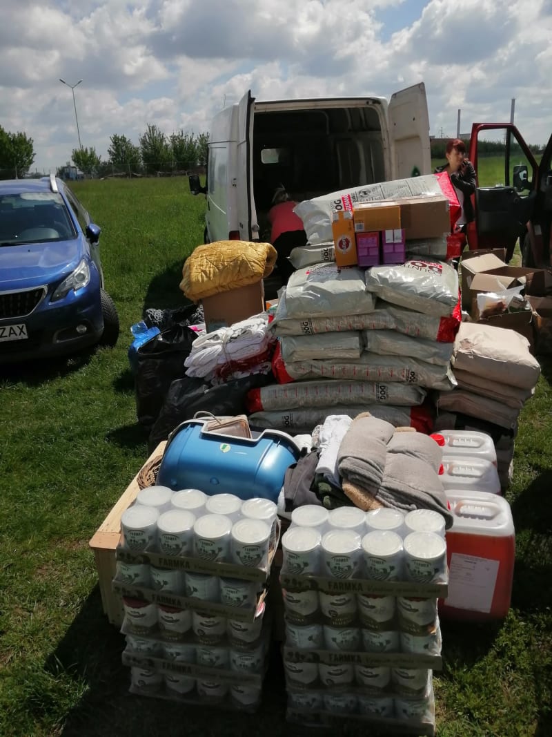 Pomoc, kterou organizace vozí každý měsíc do Rumunska