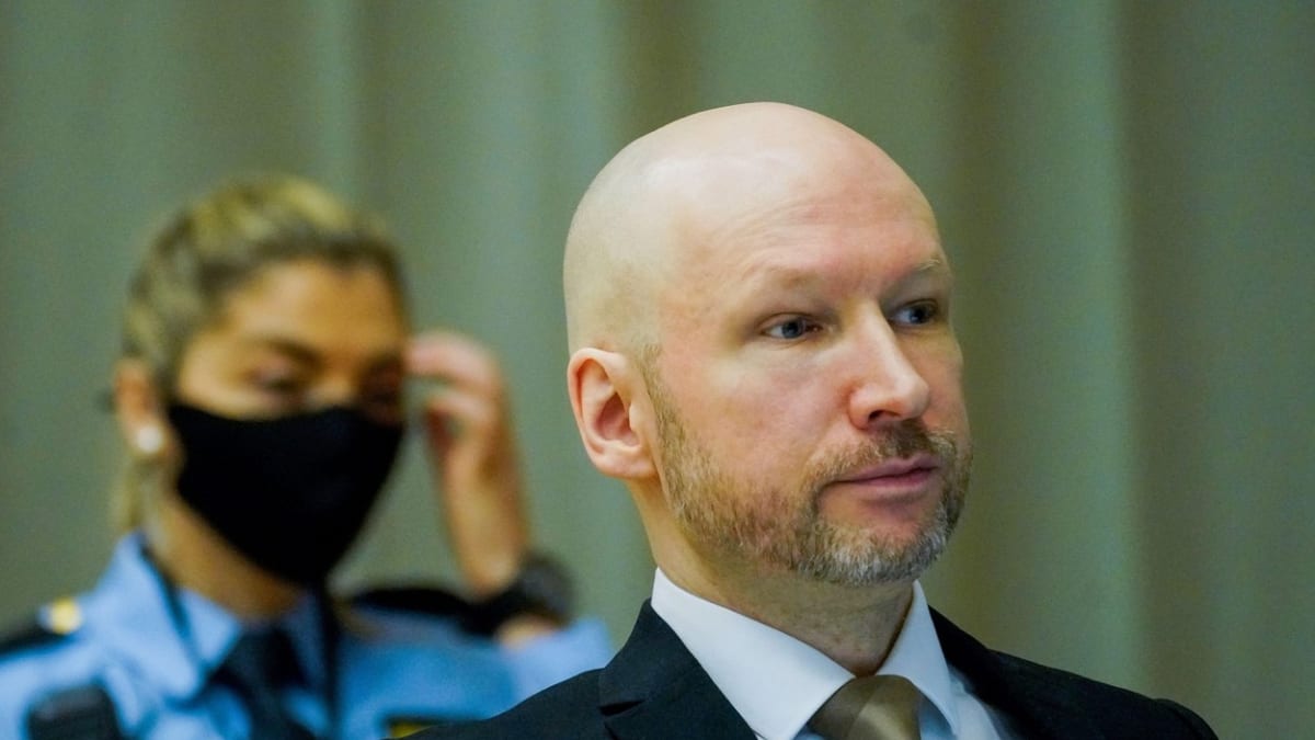 Pravicový extremista a masový vrah Anders Breivik bude přeložen do nové věznice.