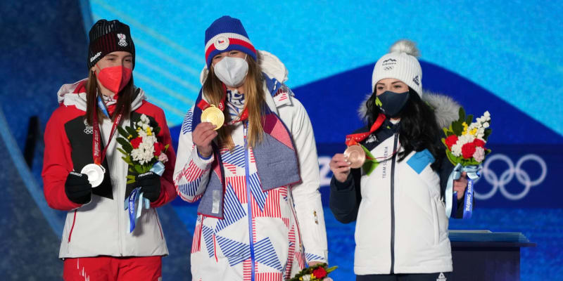 Ester Ledecká už se může pyšnit zlatou medailí z olympiády v Pekingu..