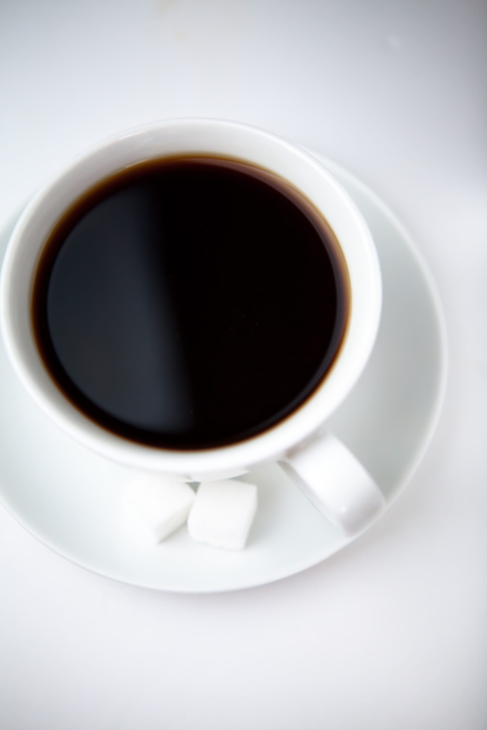 Kafe a test černá s cukrem