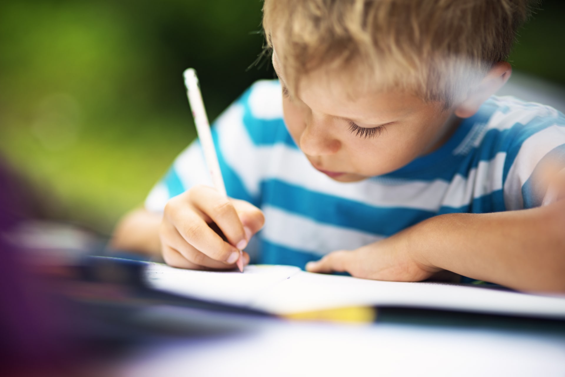 Pokud se dítě pravidelně hýbe, lépe se pak naučí psát