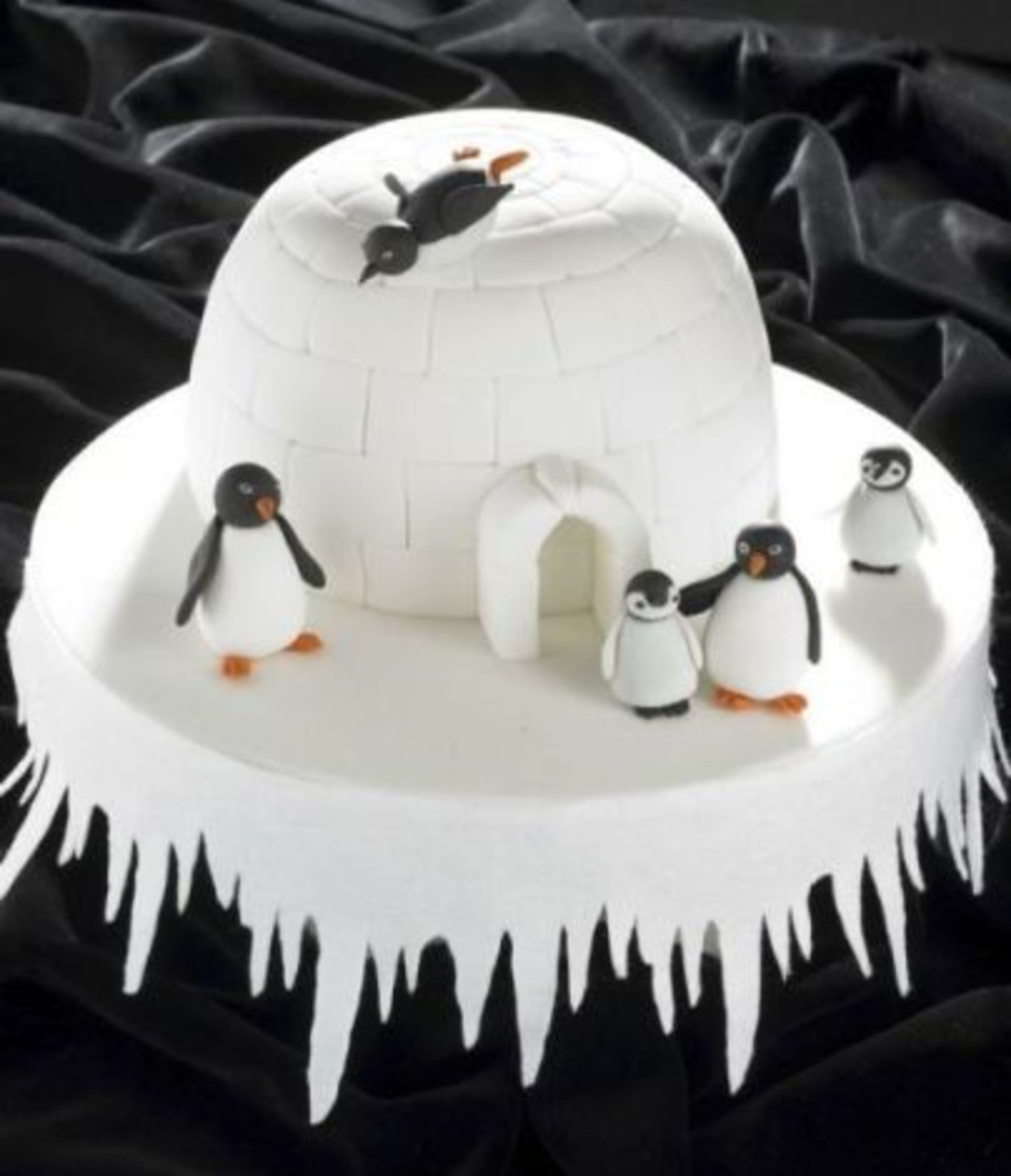 Zimu milují všichni tučňáci - ti živí i ti z cukru