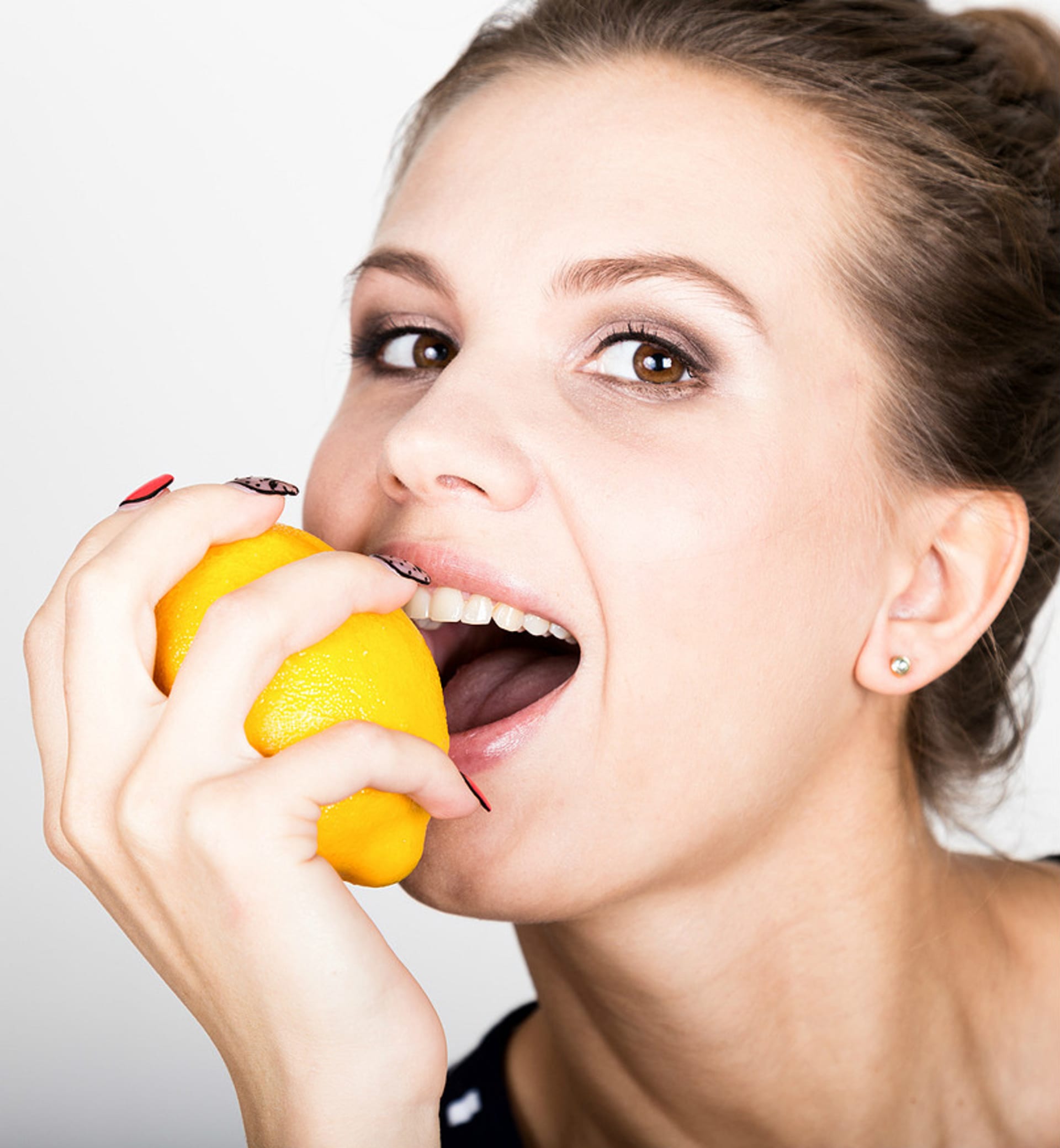 7 úžasných způsobů, jak využít citrón ke zkrášlení pleti rty