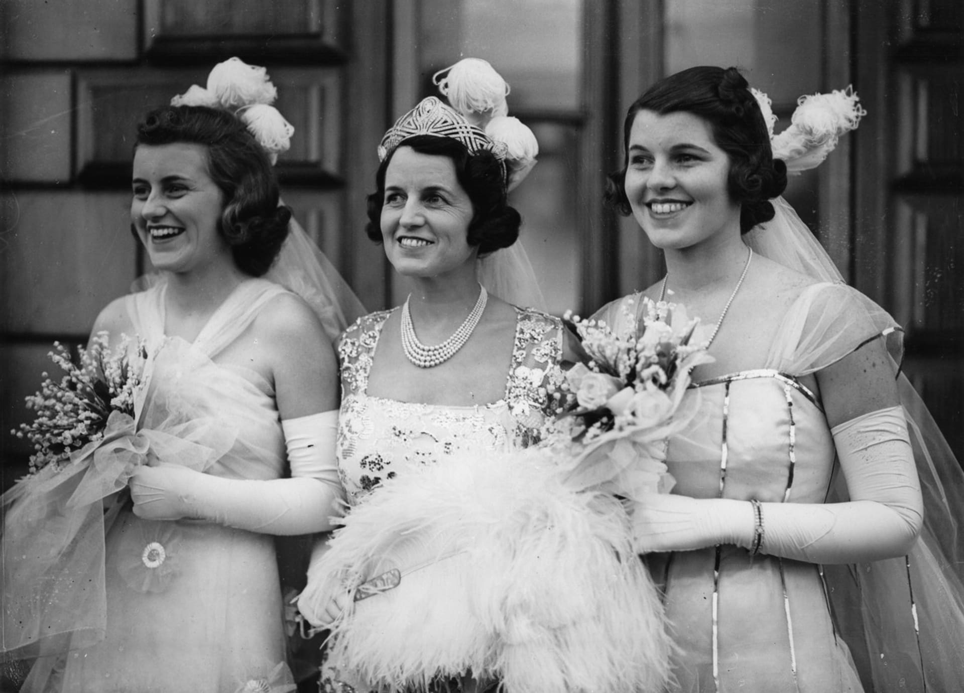 Rose Kennedy se svými dcerami Kathleen (vlevo) a Rosemary (vpravo)