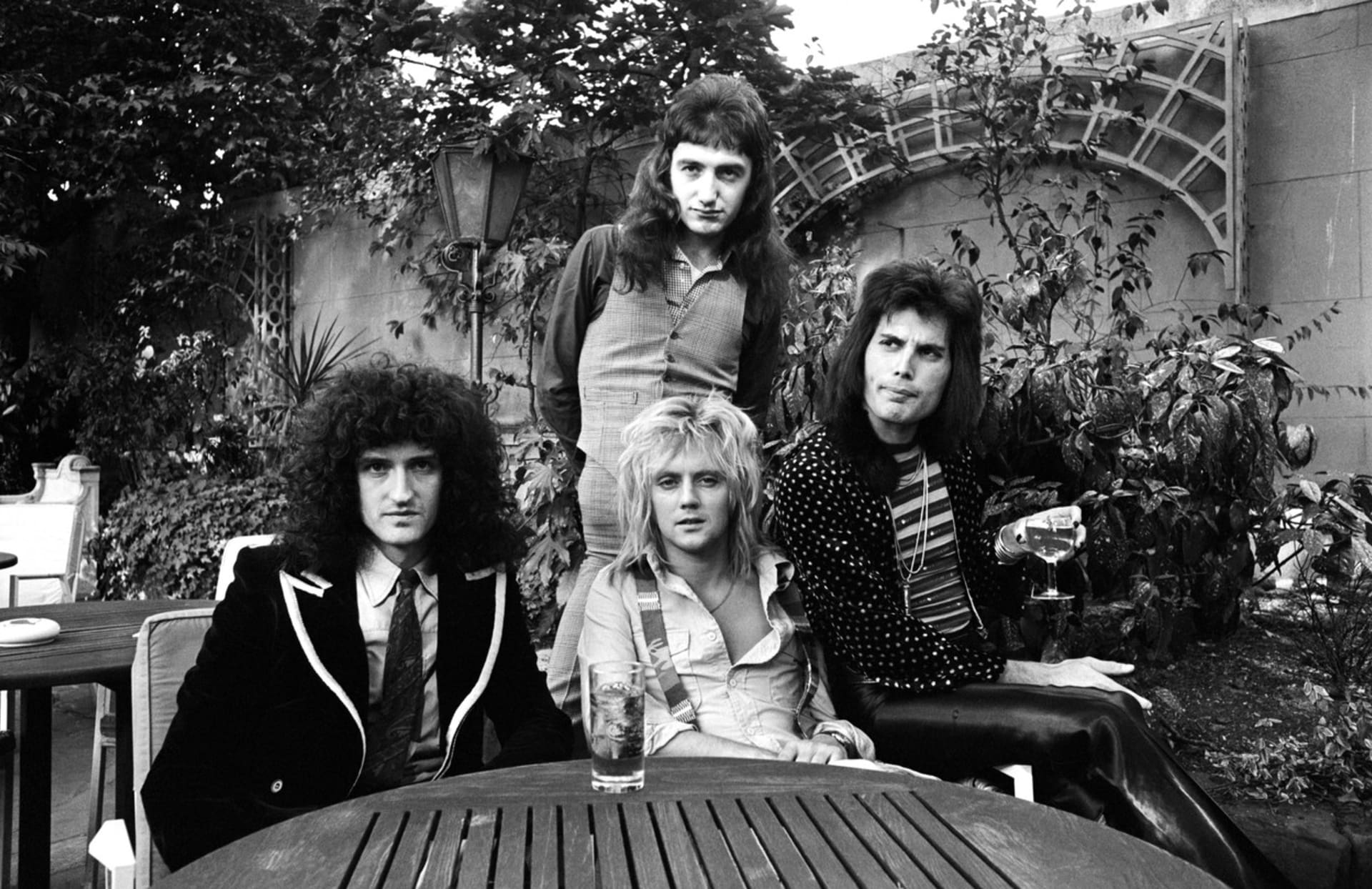 Skupina Queen: John Deacon, Roger Taylor, Freddie Mercury a Brian May, Londýn 1976.